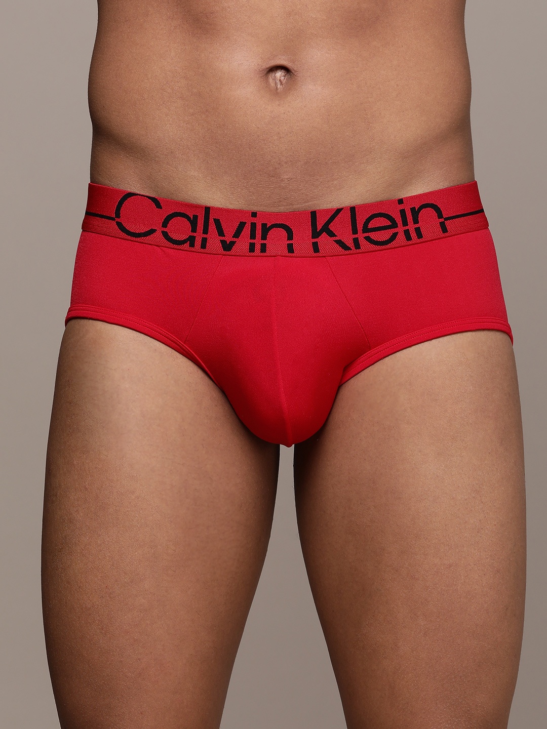

Calvin Klein Underwear Men Red Solid Hipster Briefs NB3033XMD