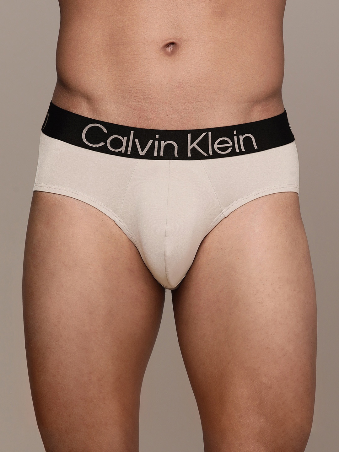 

Calvin Klein Underwear Men Cream Solid Hipster Briefs NB3111PE7