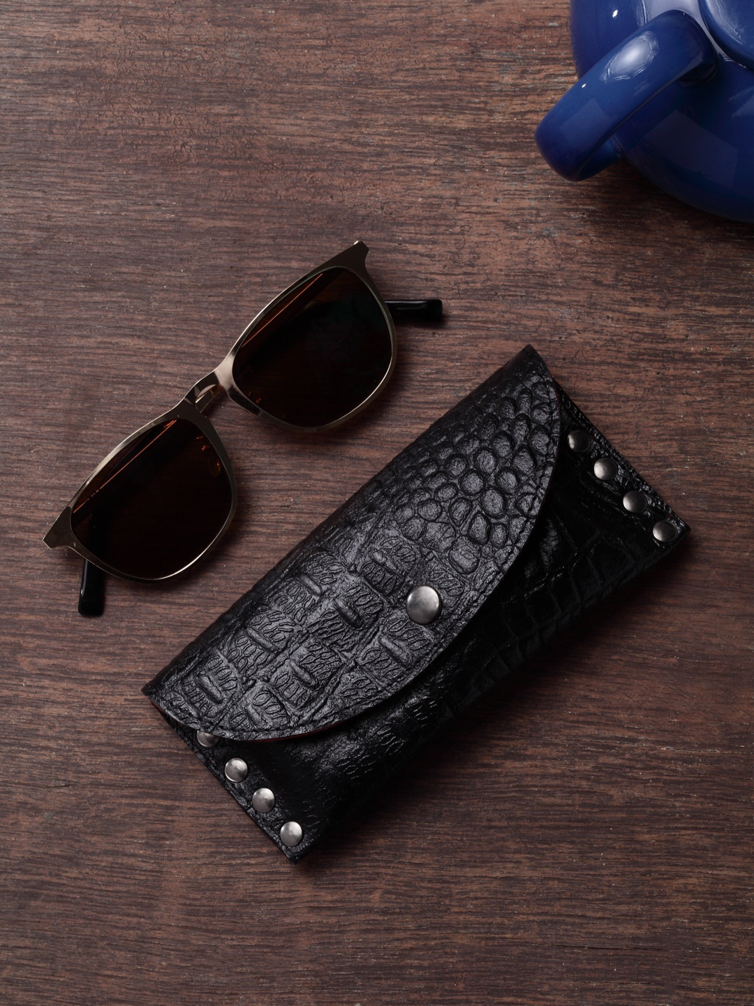 

IMUR Unisex Black Textured Genuine Leather Sunglasses Case