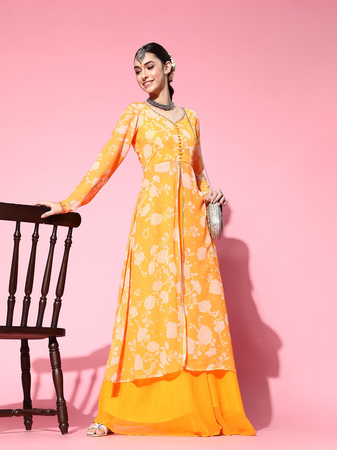 

Inddus Floral Poly-Georgette Sweetheart Neck Kurta Set, Yellow