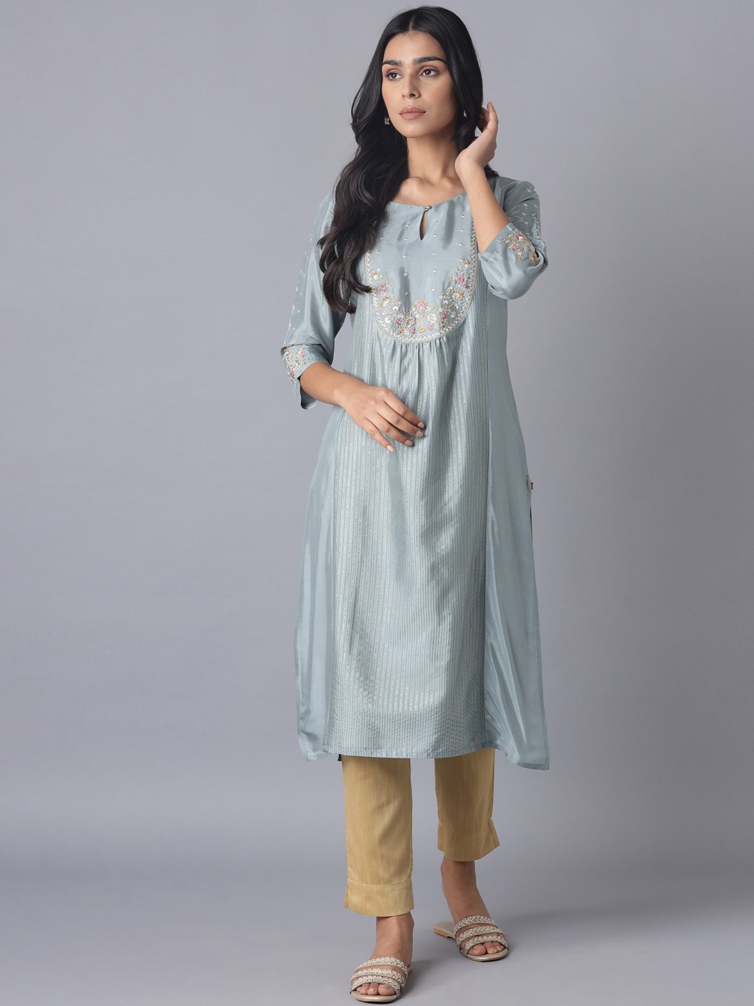 

W Women Blue Floral Keyhole Neck Flared Sleeves Thread Work Kurta
