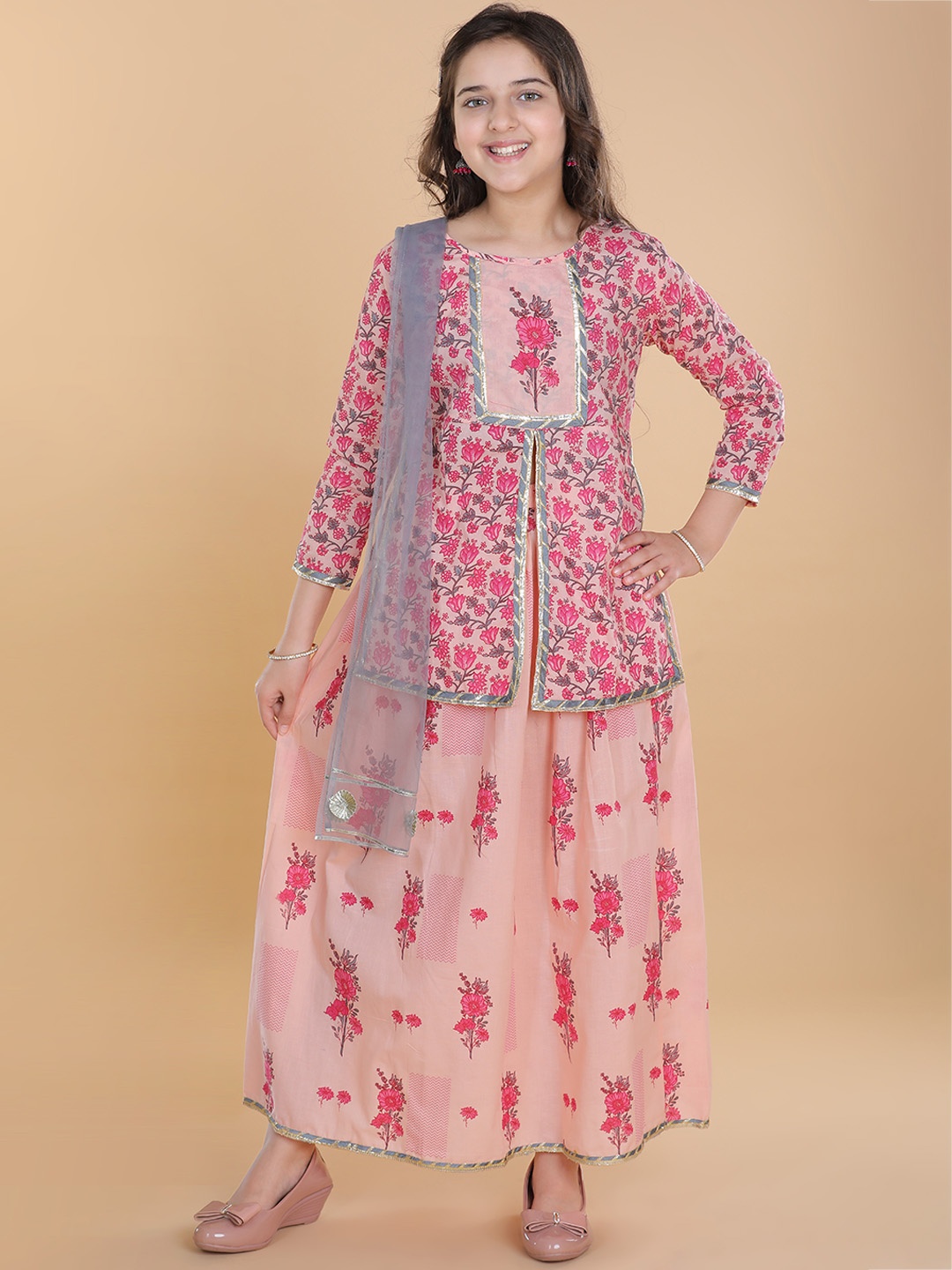 

ADIVA Girls Pink & Grey Printed Ready to Wear Lehenga & Blouse With Dupatta