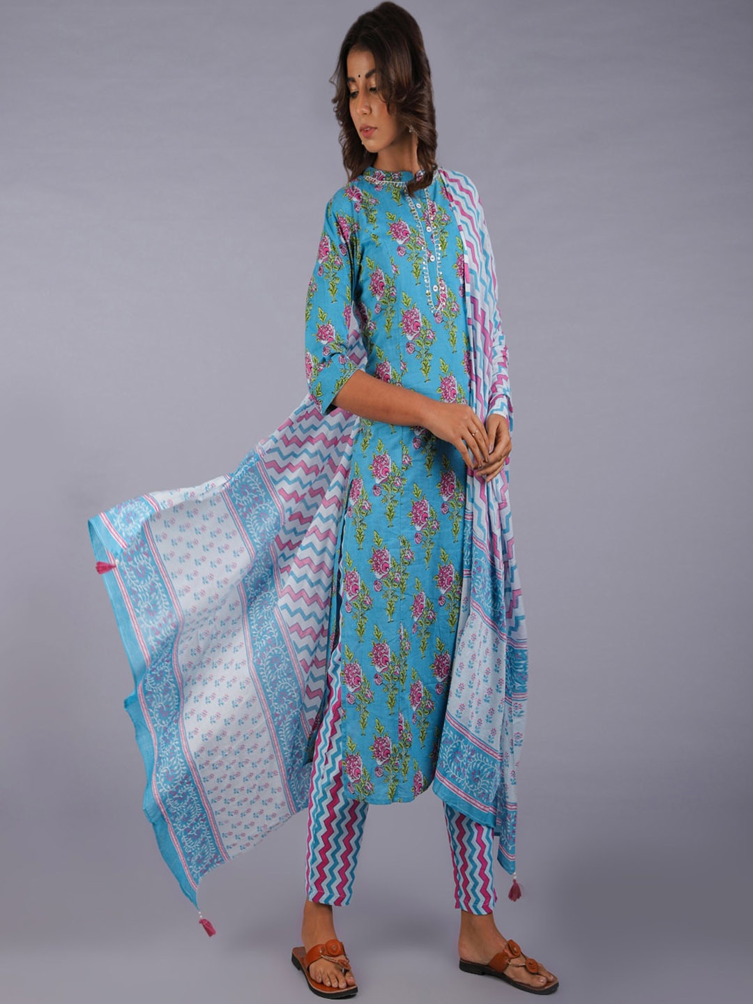 

KALINI Women Blue & Pink Floral Printed Pure Cotton Kurta with Trousers & Dupatta