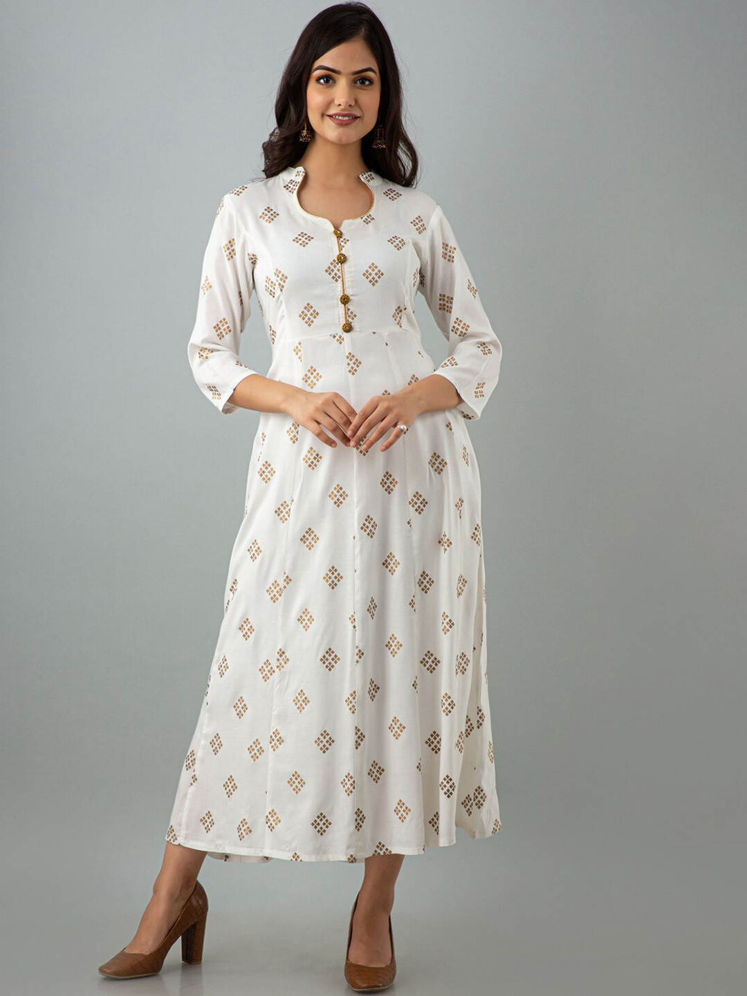 

KALINI Women White & Gold-Toned Geometric Printed Anarkali Kurta