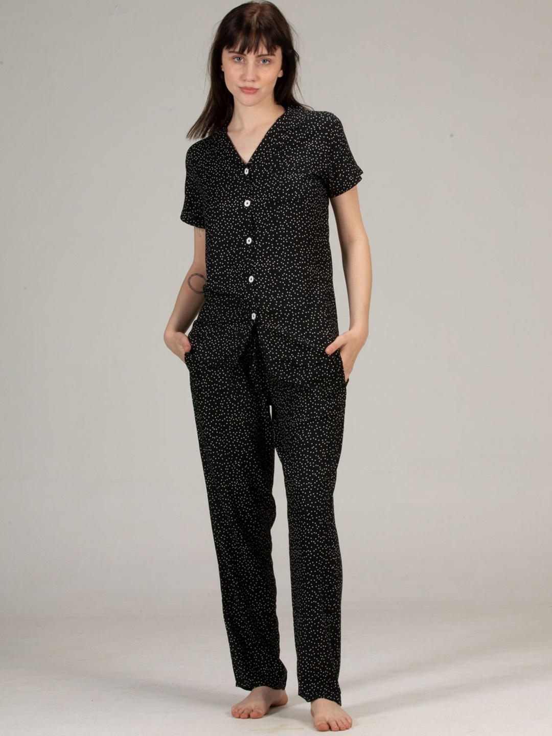 

Evolove Women Black Printed Loungewear Set
