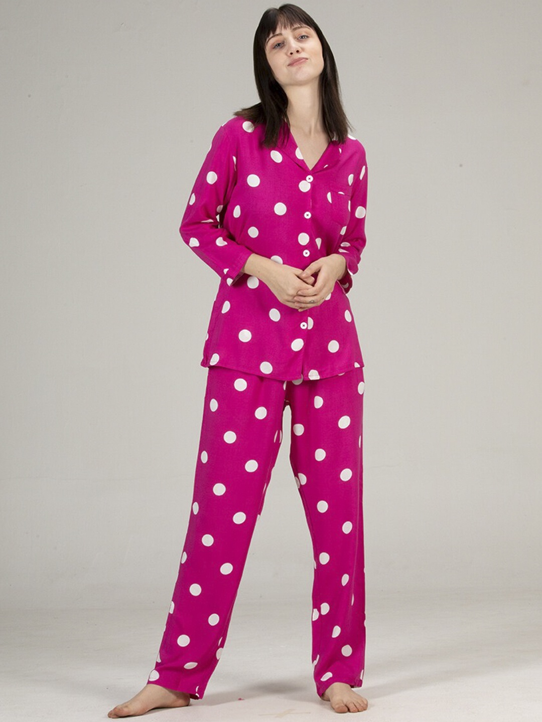 

evolove Women Pink & White Printed Night suit