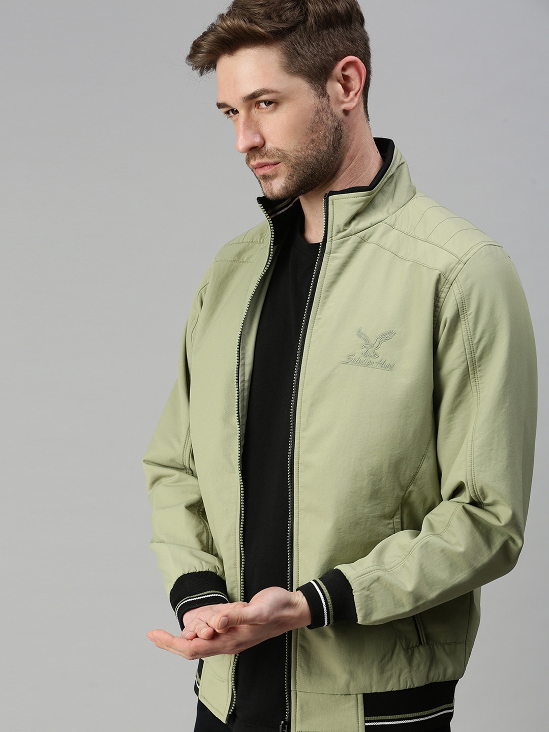 

SHOWOFF Men Green Colourblocked Lightweight Bomber Jacket