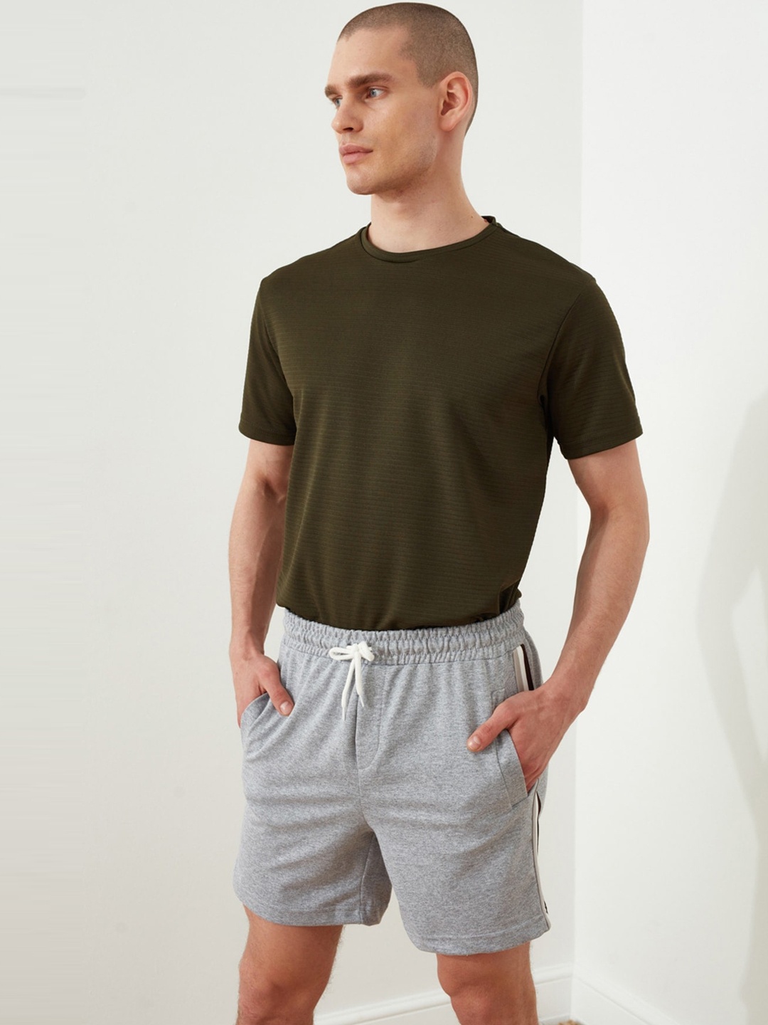 

Trendyol Men Grey Solid Regular Fit Shorts