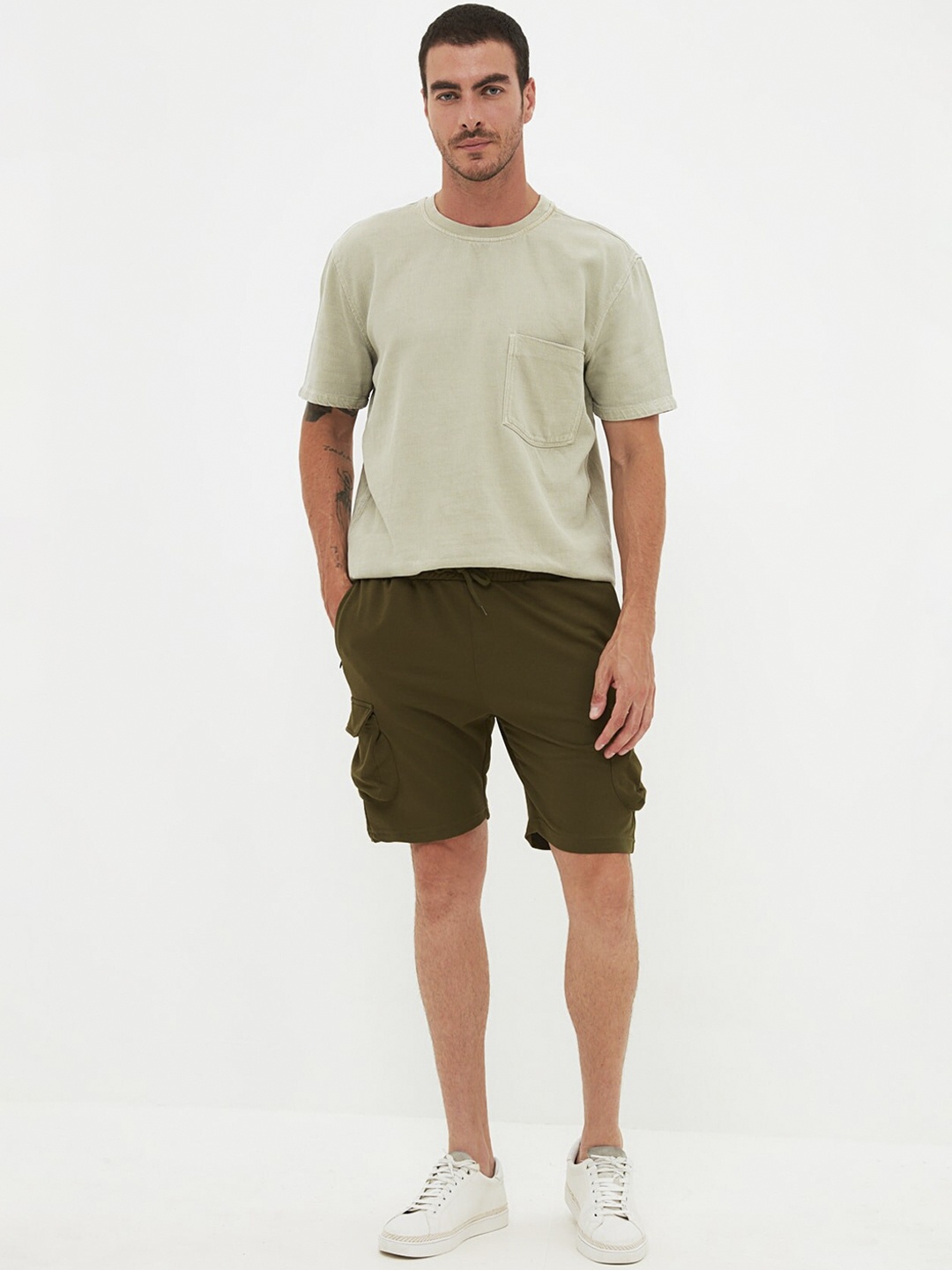 

Trendyol Men Khaki Cotton Cargo Shorts
