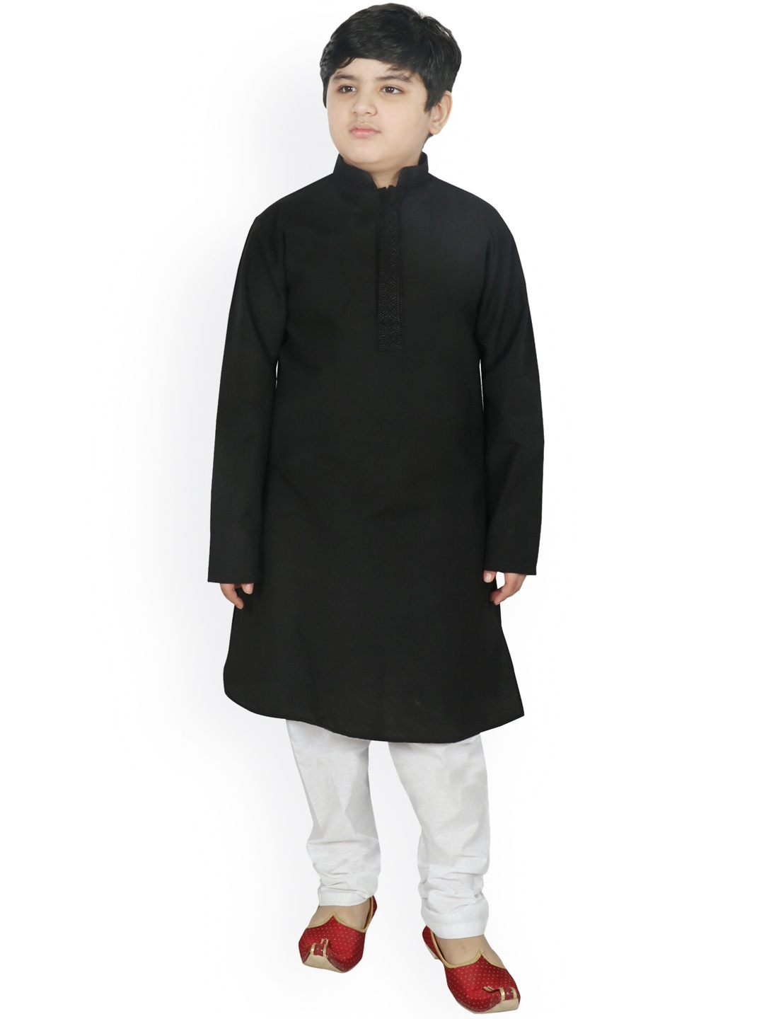 

SG YUVRAJ Boys Black Kurta with Pyjamas