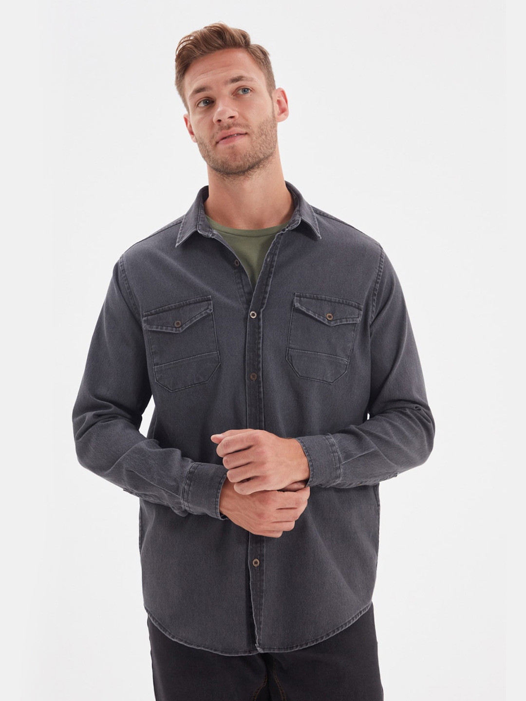 

Trendyol Men Charcoal Grey Faded Cotton Denim Casual Shirt