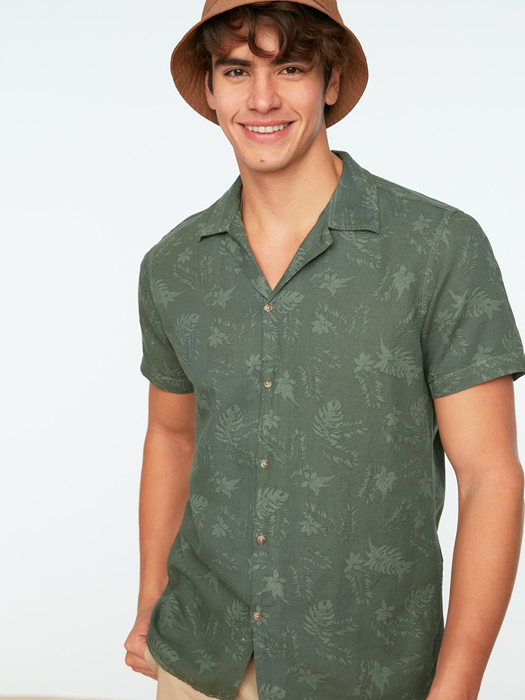 

Trendyol Men Olive Green Floral Printed Cotton Casual Shirt