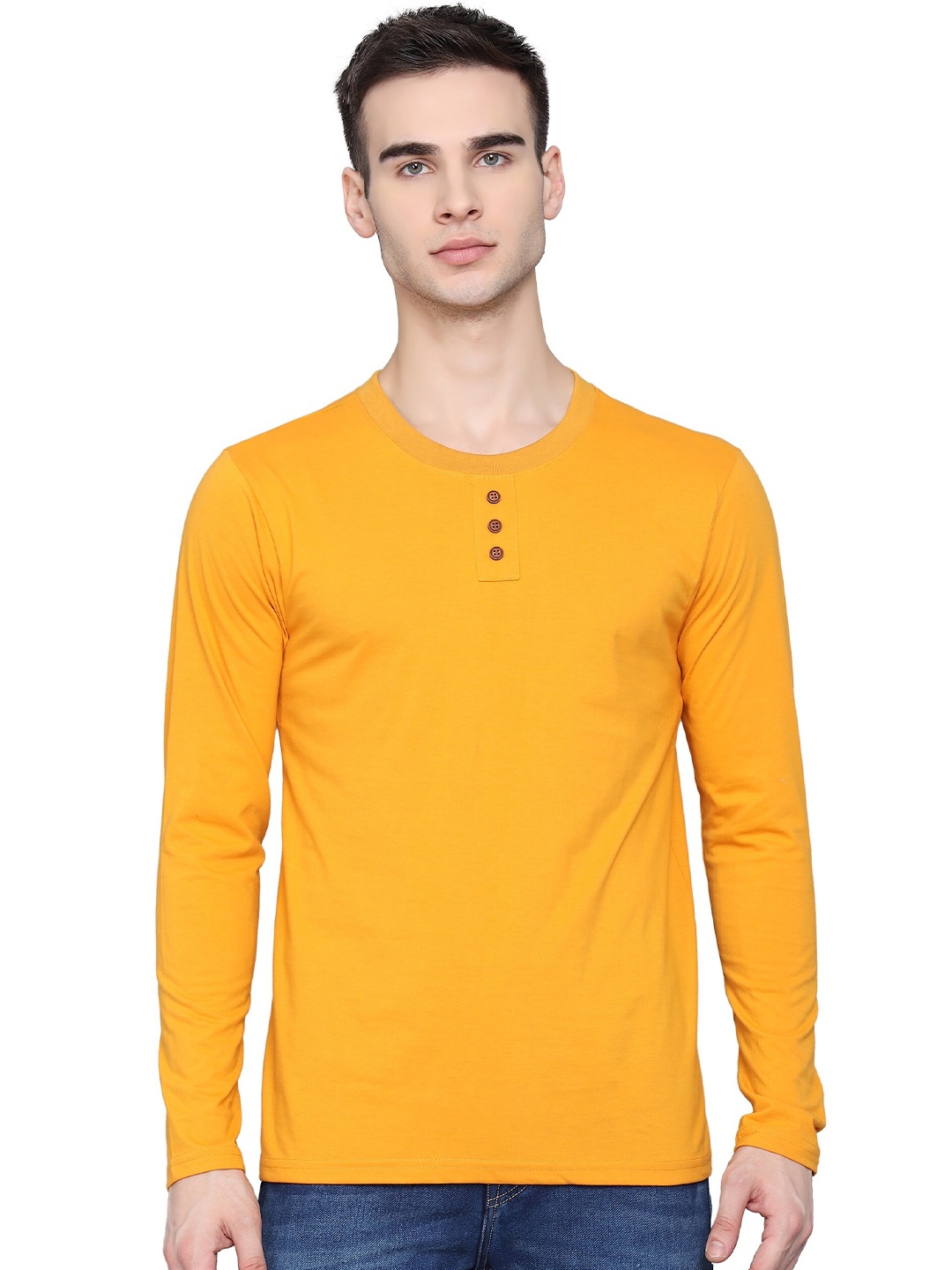 

PockMAN Men Mustard Yellow Solid Round Neck T-shirt