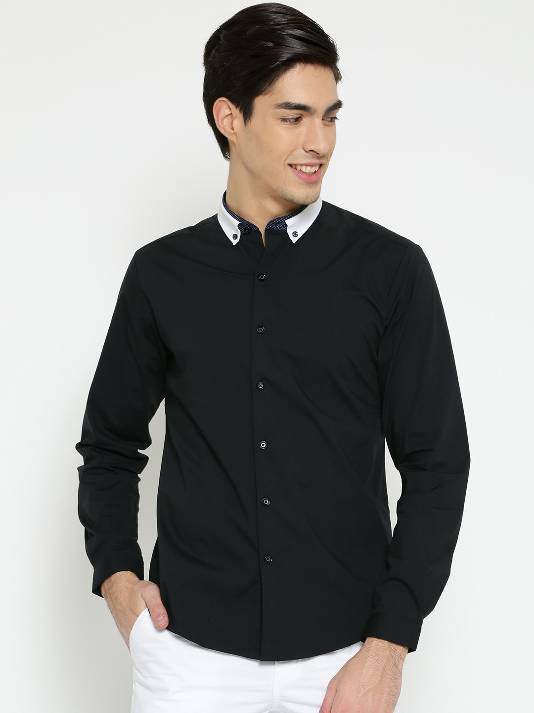

Wills Lifestyle Men Black Slim Fit Solid Casual Shirt