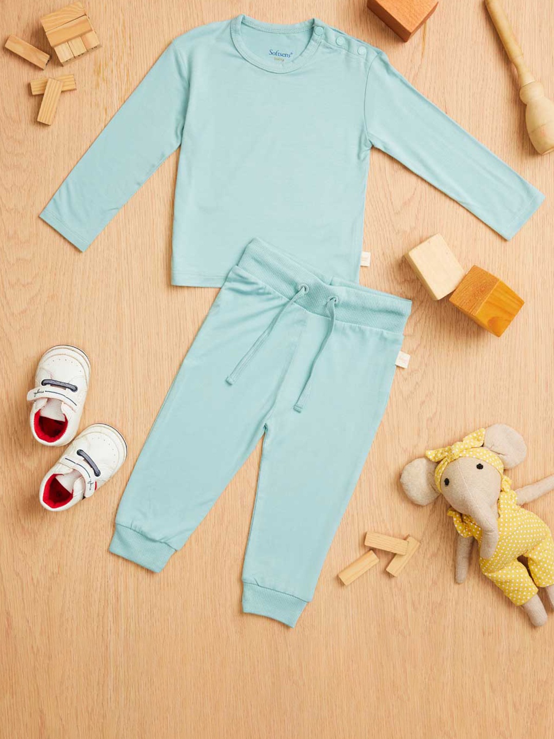 

Softsens Boys Teal Solid clothing set
