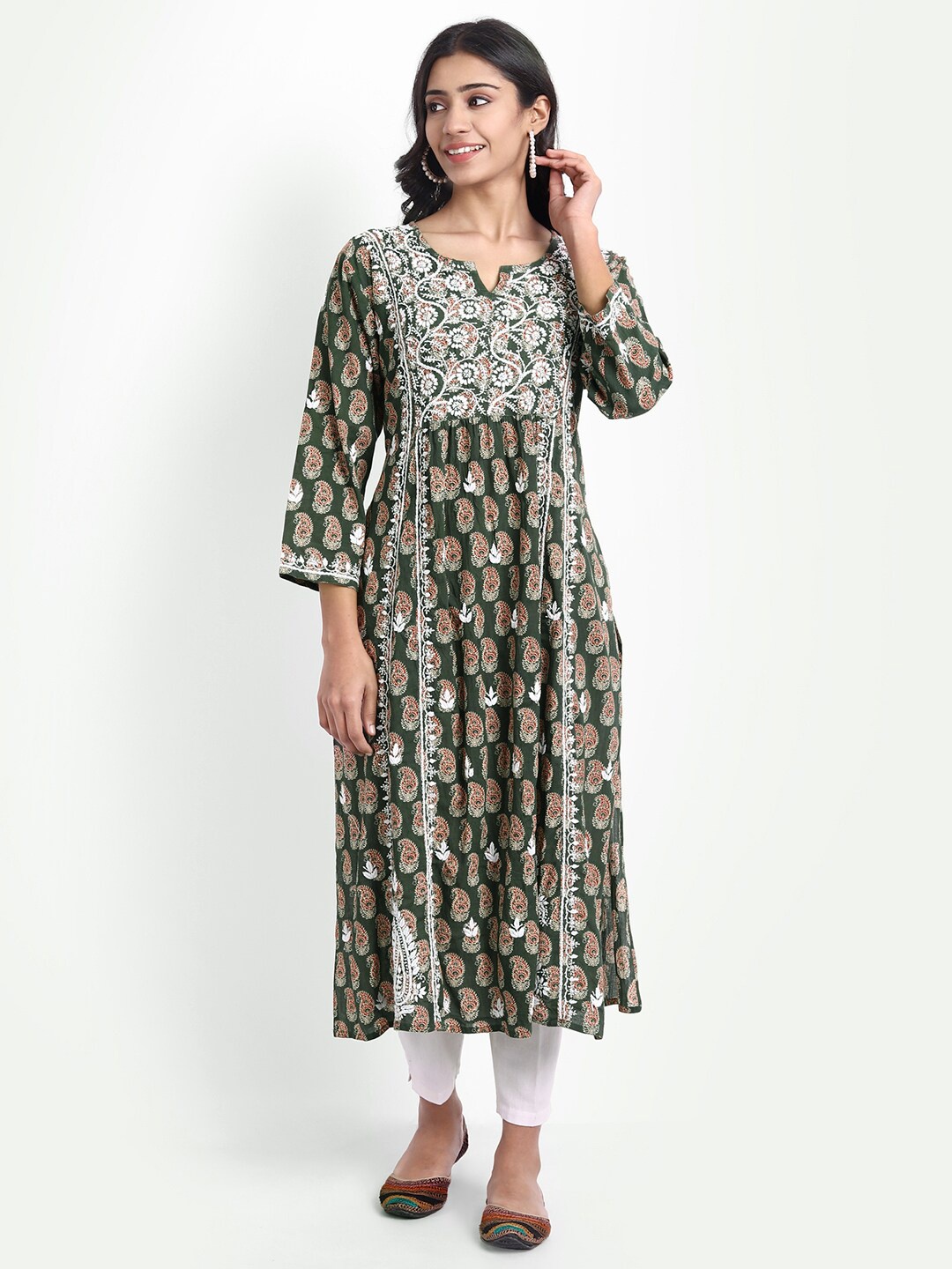 

HOUSE OF KARI Women Green & White Ethnic Motifs Printed Thread Work Kurta