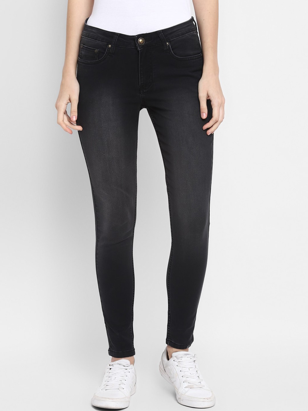 

LAMOURE BY RED CHIEF Women Black Slim Fit Light Fade Jeans