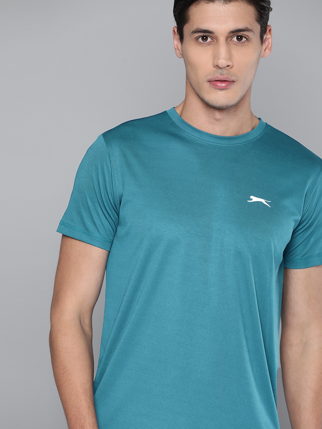 

Slazenger Men Teal Solid Running T-shirt