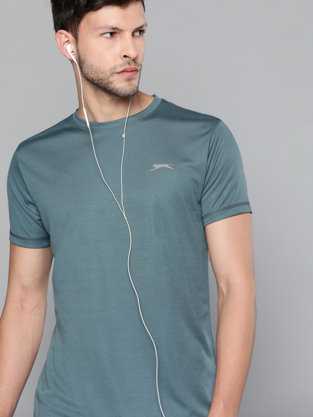 

Slazenger Men Grey Solid Running T-shirt