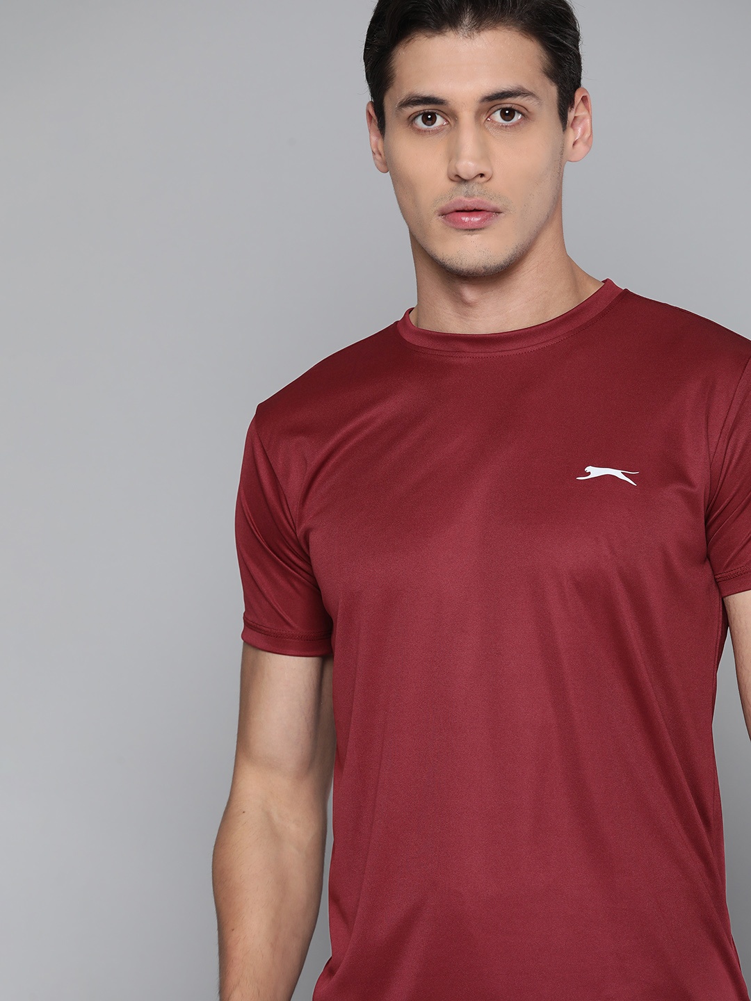 

Slazenger Men Maroon Solid Running T-shirt