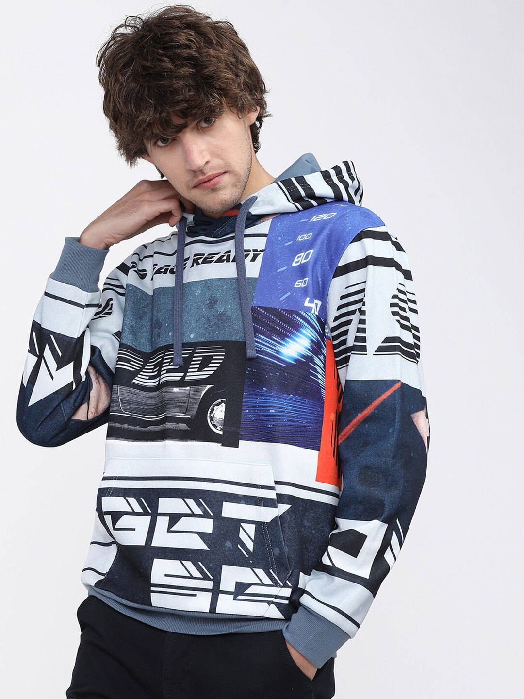 

HIGHLANDER Men Blue & White Printed Hooded Sweatshirt