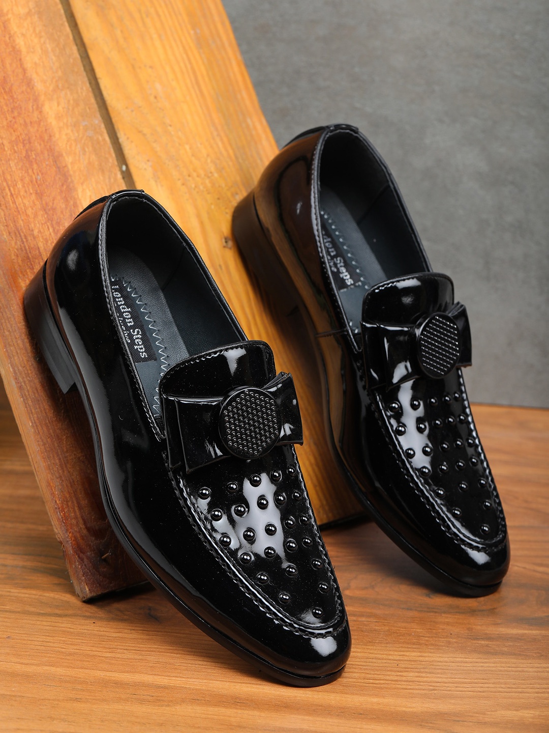 

LONDON STEPS Men Black Formal Slip On Shoes