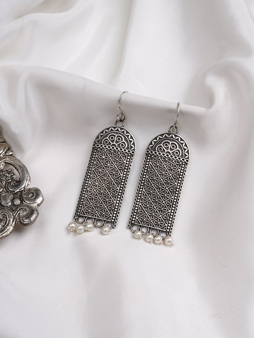 

TEEJH Silver-Toned Oxidised Contemporary Jhumkas Earrings