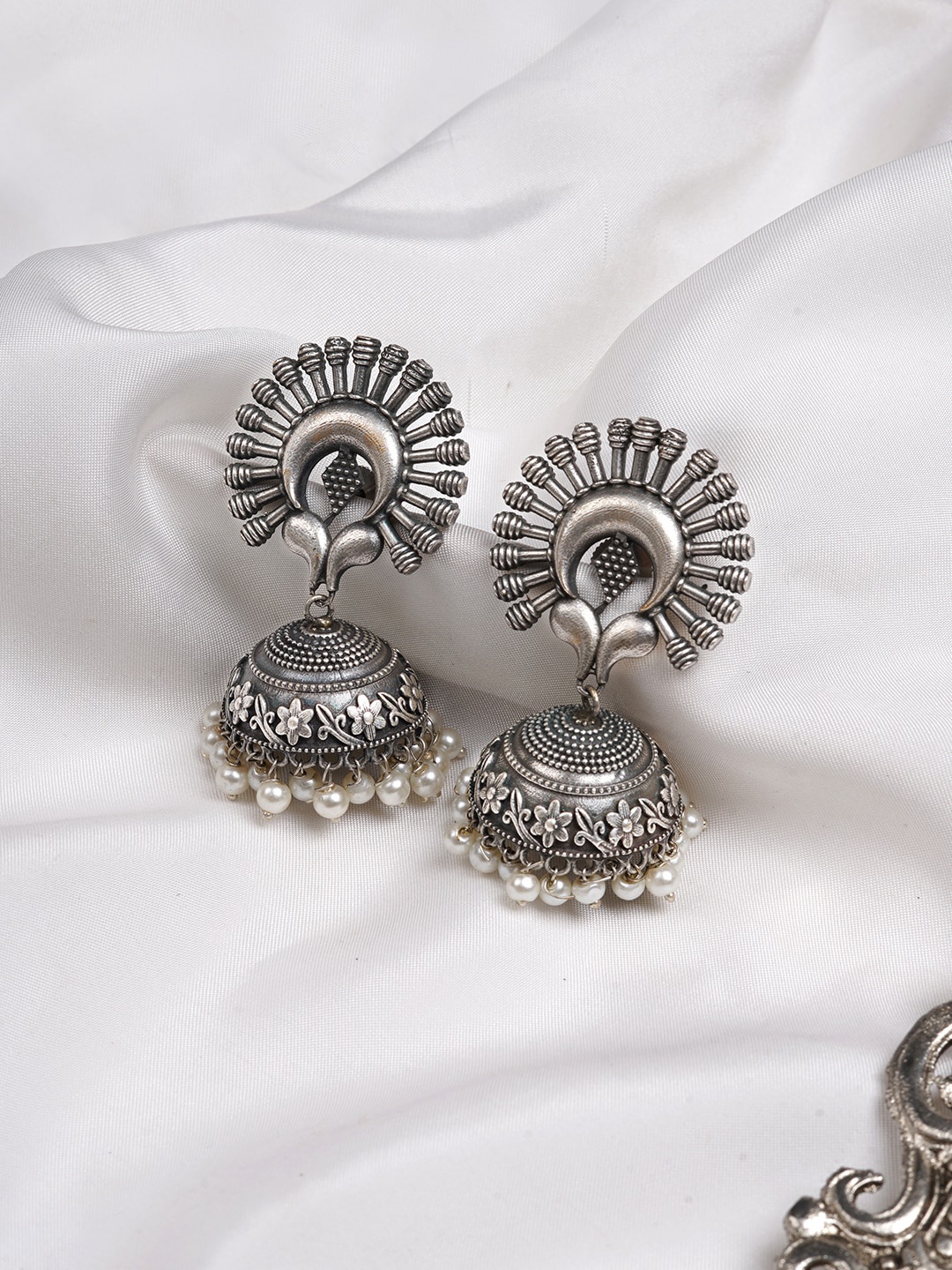 

TEEJH Silver-Toned Oxidised Dome Shaped Jhumkas