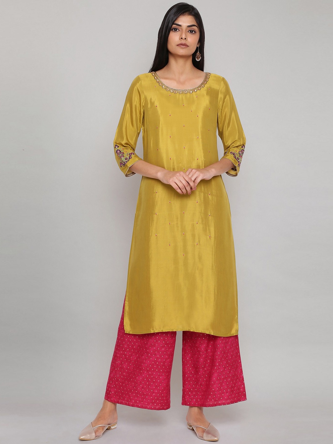 

WISHFUL Women Green Embellished Kurta