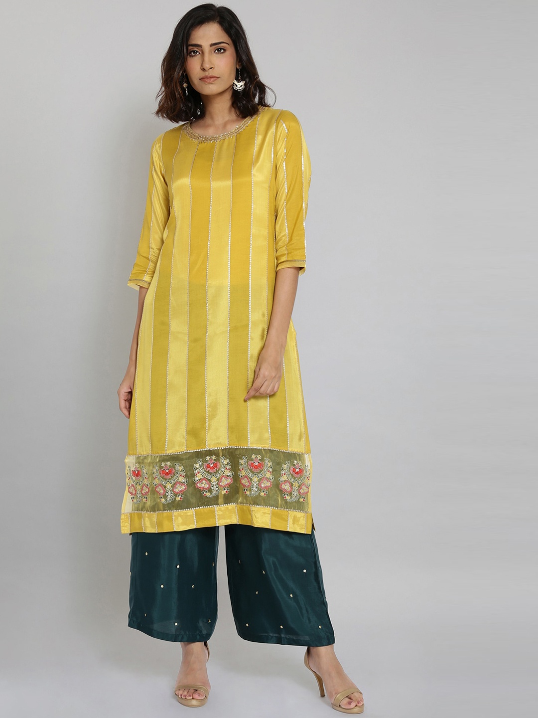 

WISHFUL Women Yellow Striped Kurta