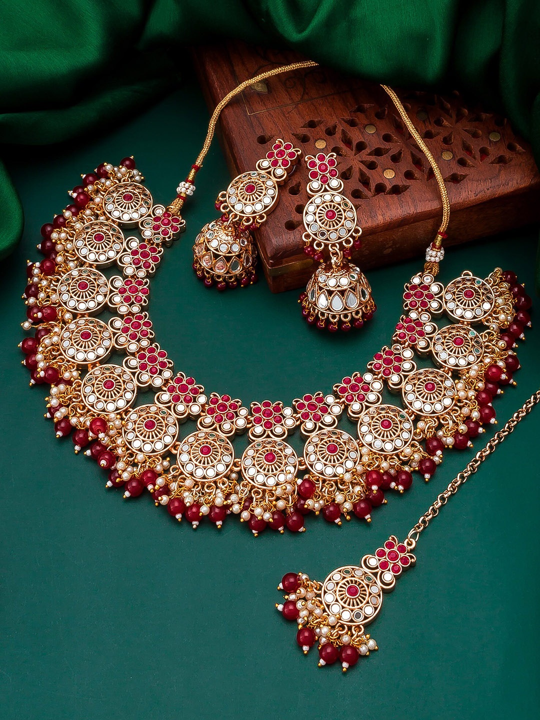

aadita Gold-Plated & Red Stone Studded Jadau Jewellery Set