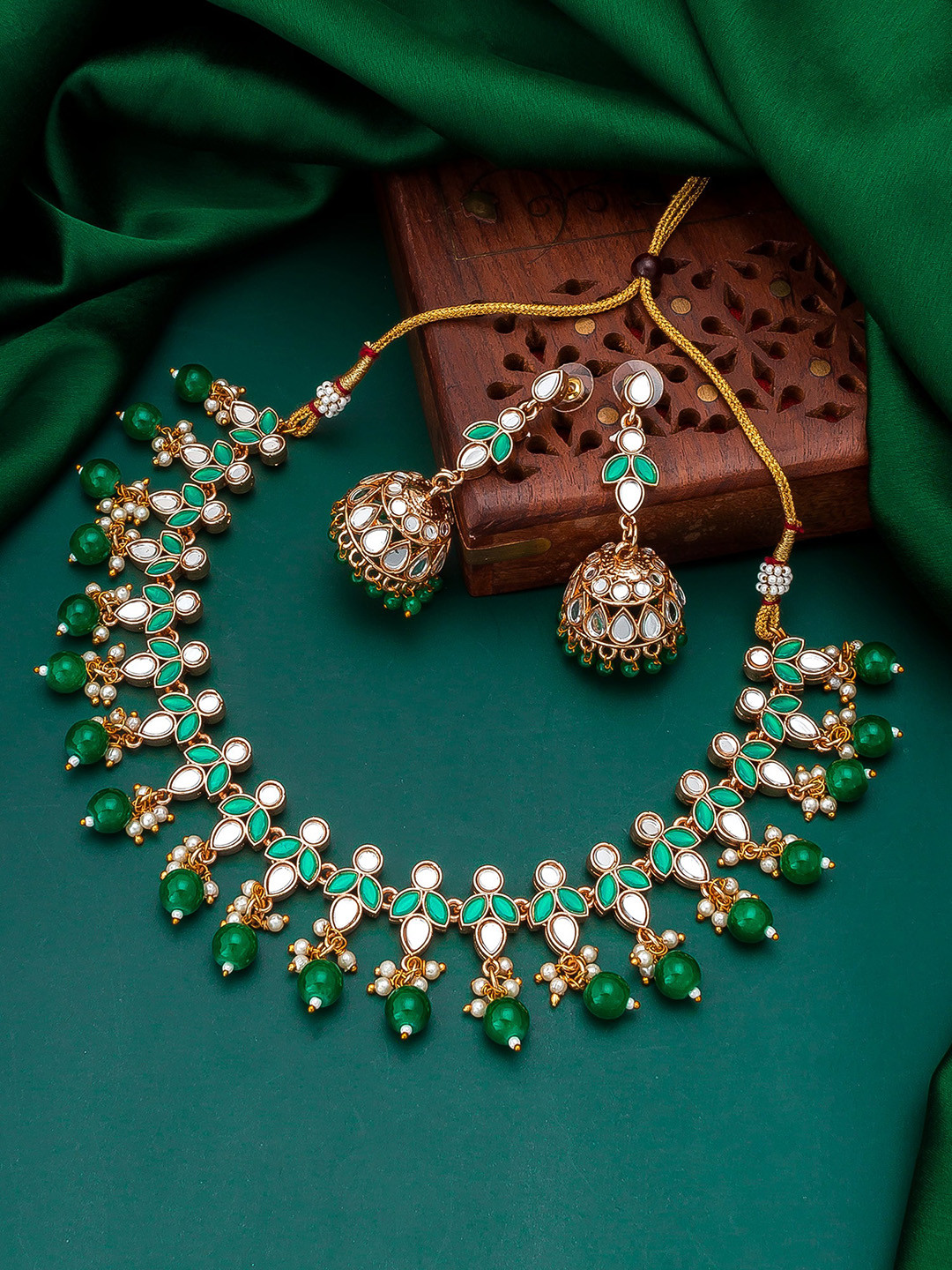 

aadita Gold-Plated Stone-Studded & Pearl Beaded Jewelry Set