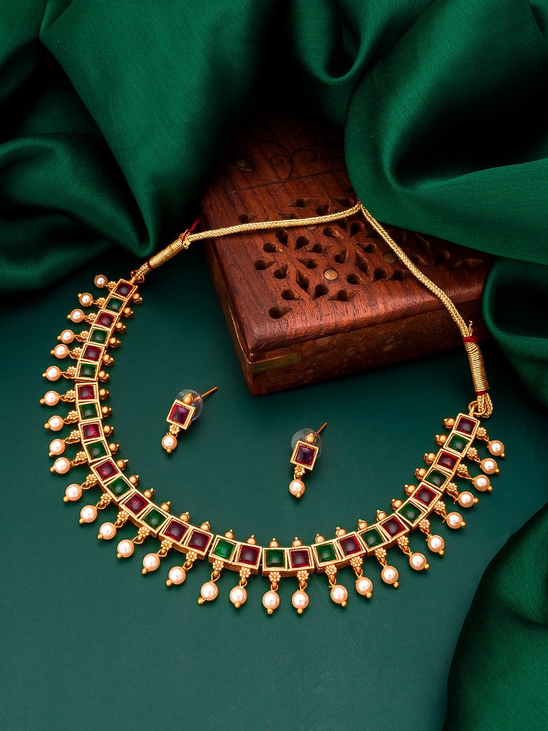 

aadita Gold-Plated Red & Green Pearl Beaded & Stone-Studded Jewellery Set