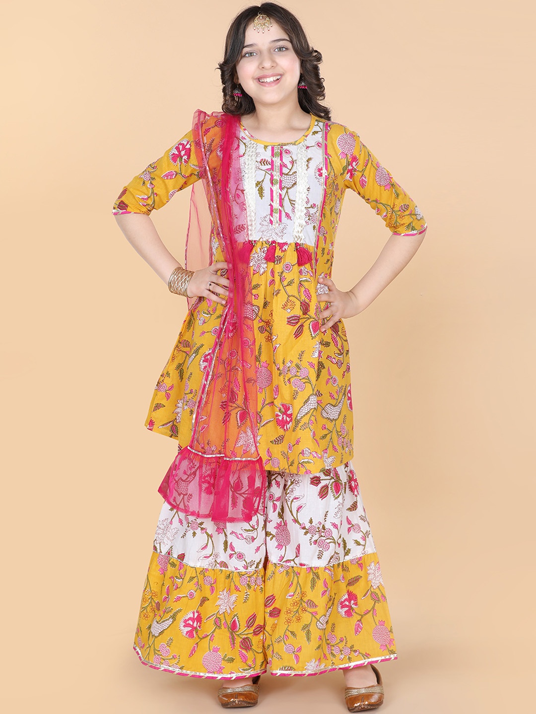 

ADIVA Girls Yellow Floral Printed Pure Cotton Kurta with Sharara & With Dupatta