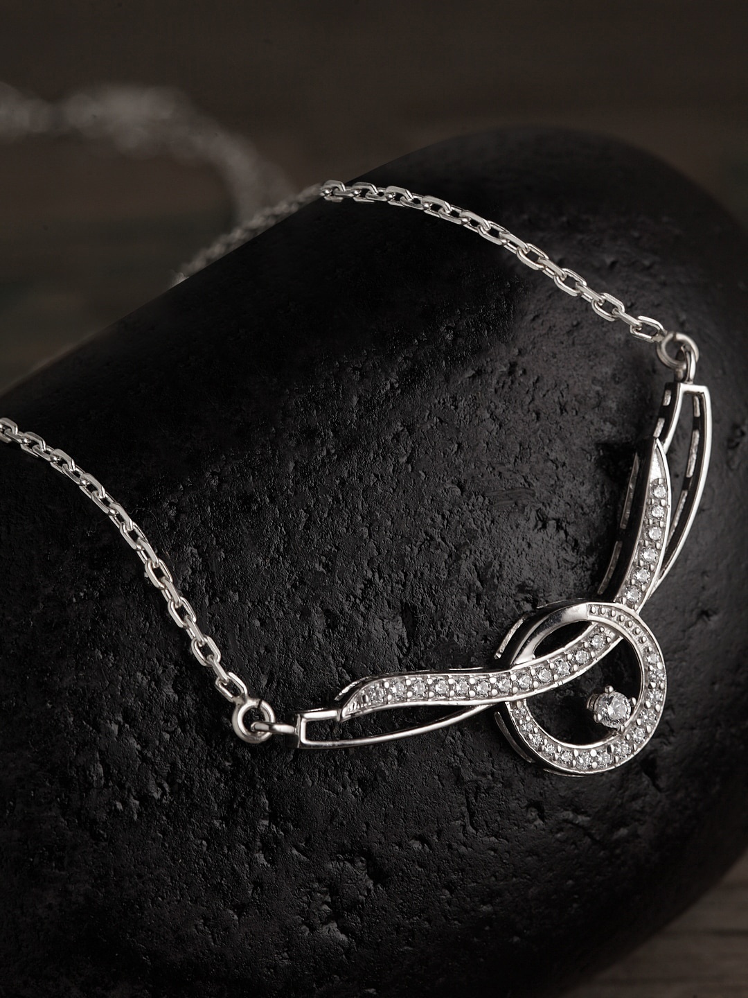 

Clara Silver-Toned Chain Pendant