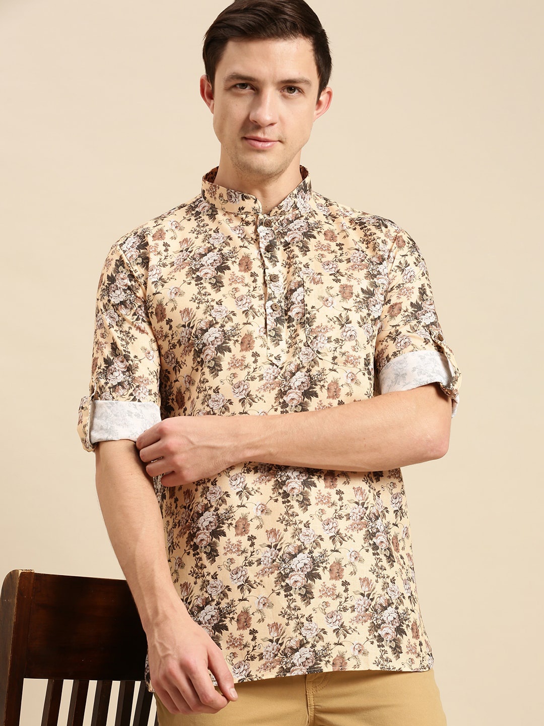 

Sanwara Men Beige Floral Printed Kurta