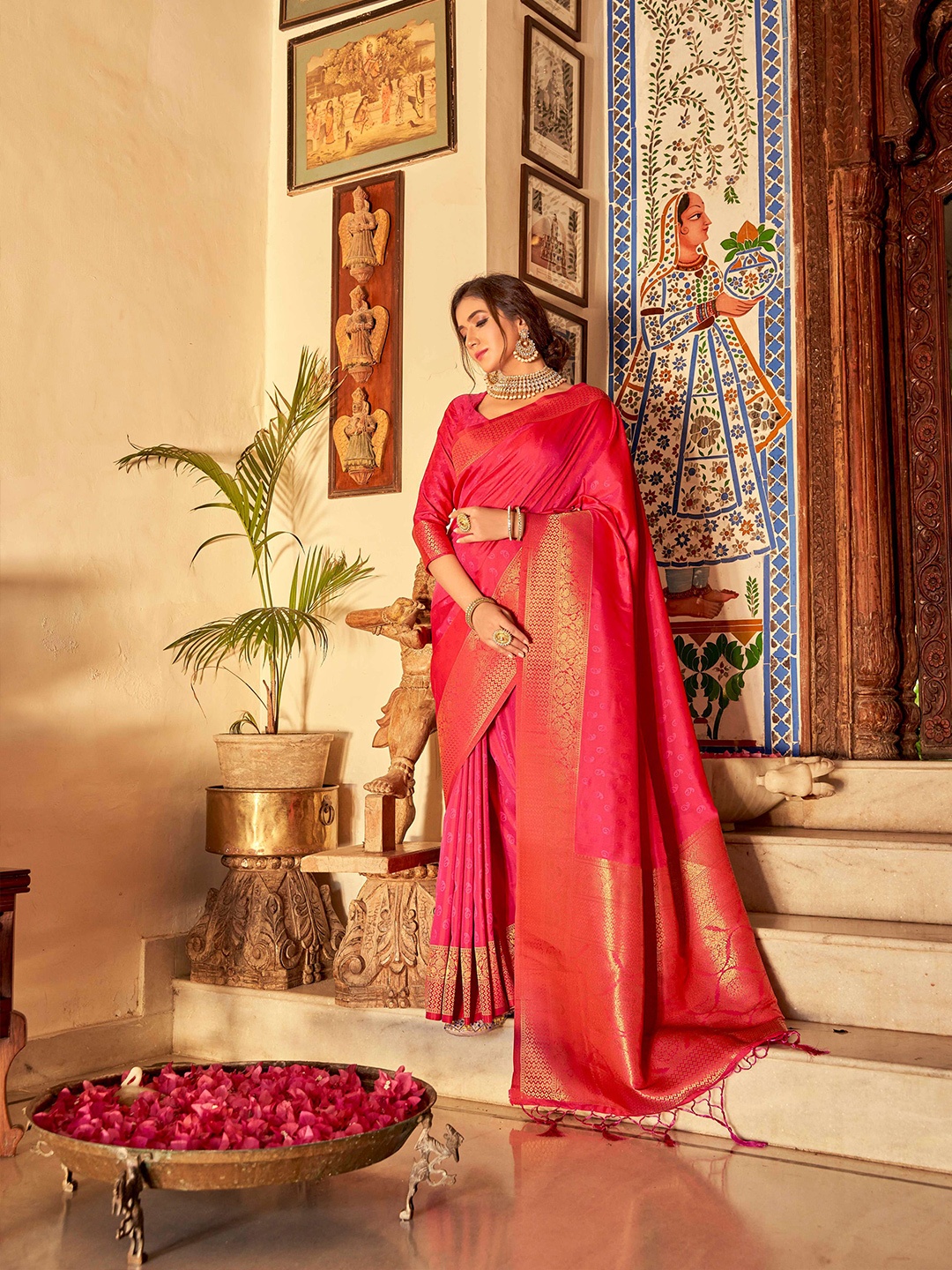 

KARAGIRI Pink & Gold-Toned Woven Design Zari Silk Blend Banarasi Saree