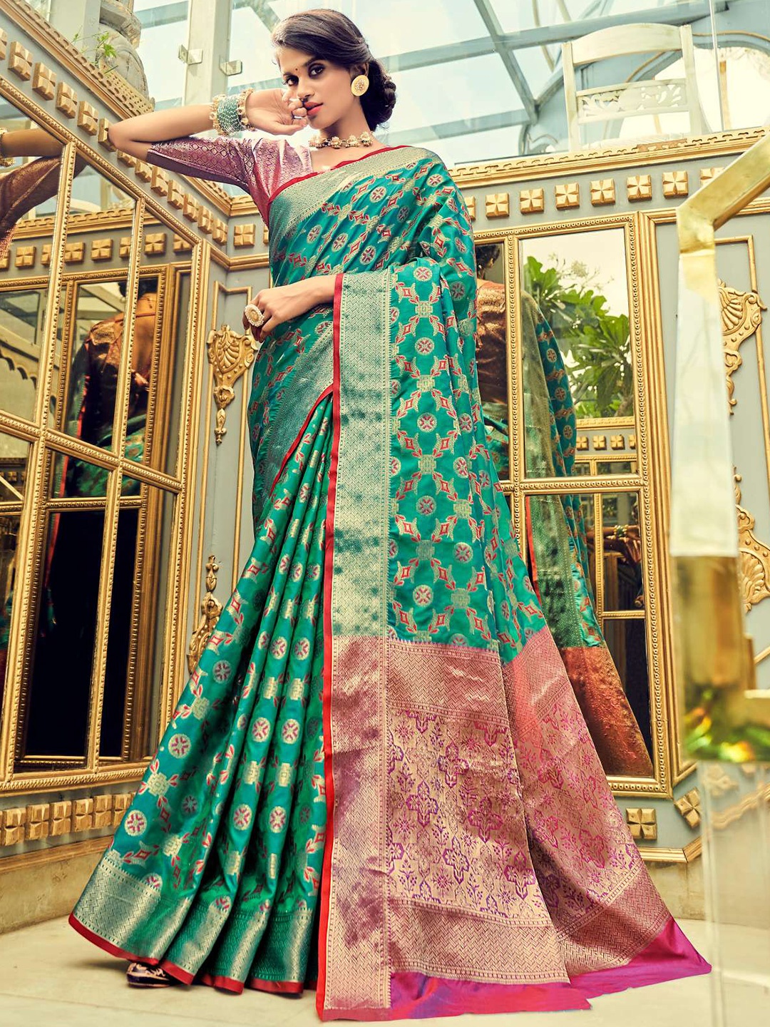 

KARAGIRI Green & Red Woven Design Silk Blend Banarasi Saree