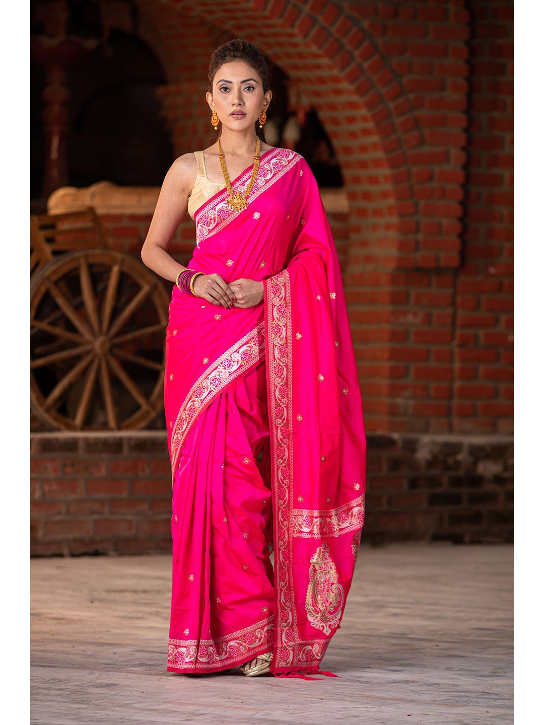 

KARAGIRI Pink & Gold-Coloured Ethnic Motifs Zari Silk Blend Banarasi Saree
