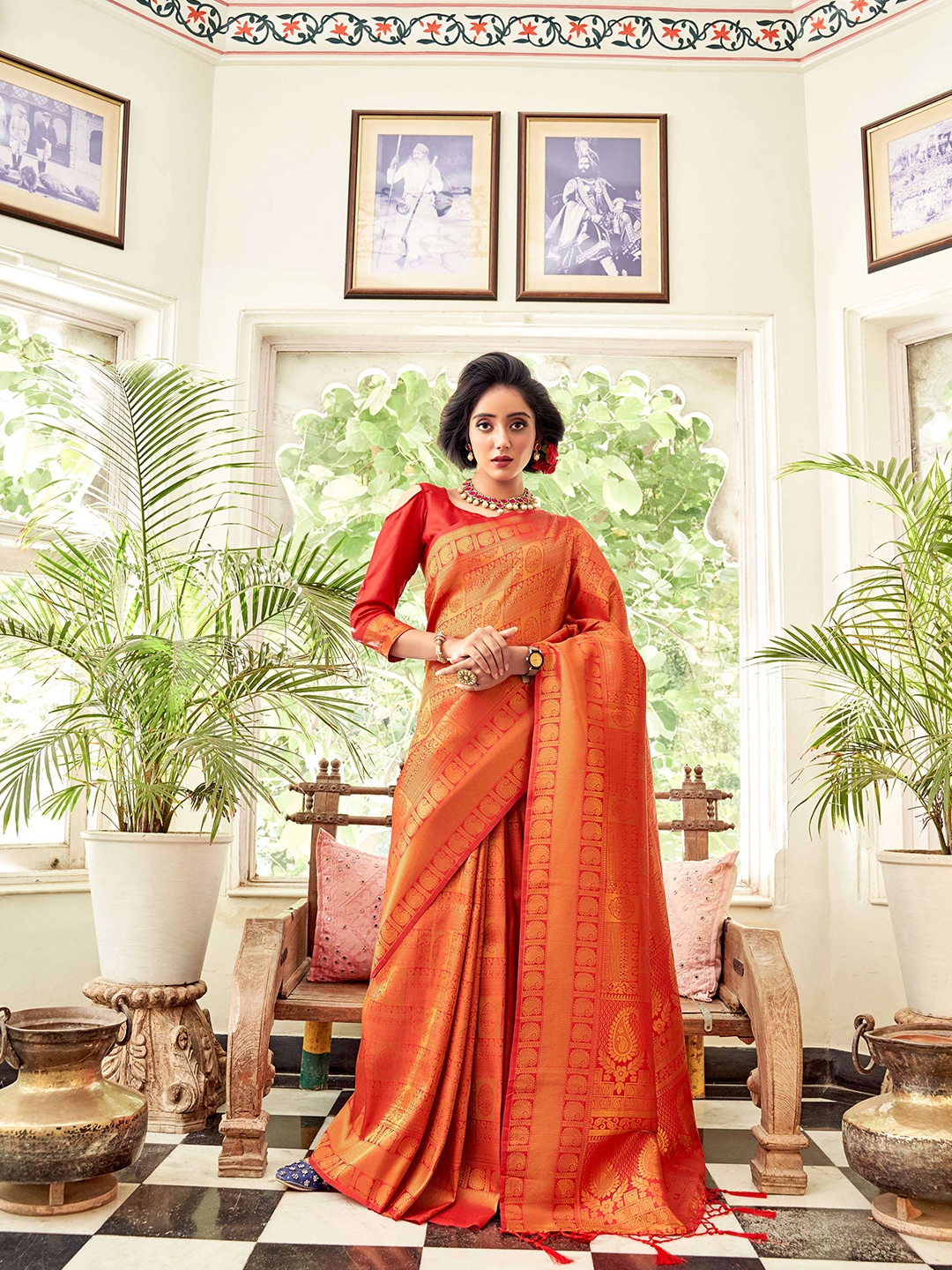 

KARAGIRI Red & Gold-Toned Woven Design Zari Silk Blend Kanjeevaram Saree