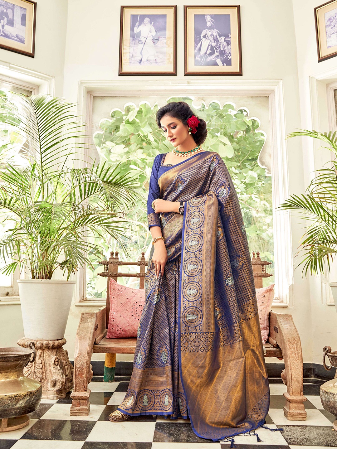 

KARAGIRI Blue & Gold-Toned Woven Design Zari Silk Blend Kanjeevaram Saree