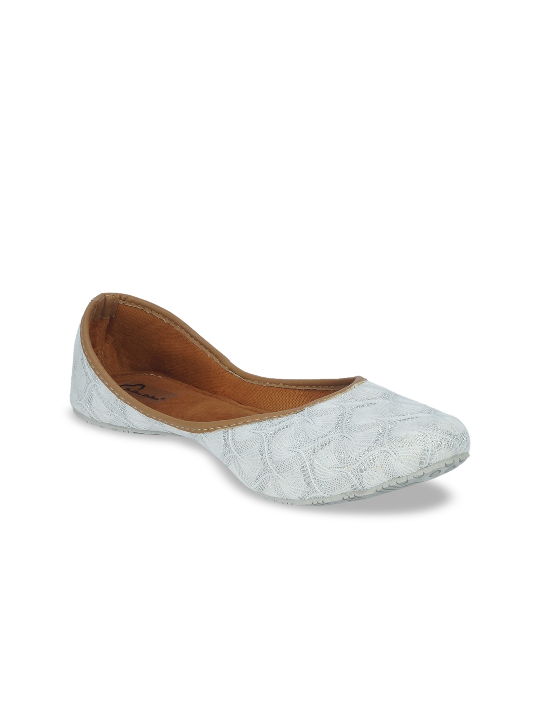 

The Desi Dulhan Women Off White Printed Mojaris with Embroidered Flats