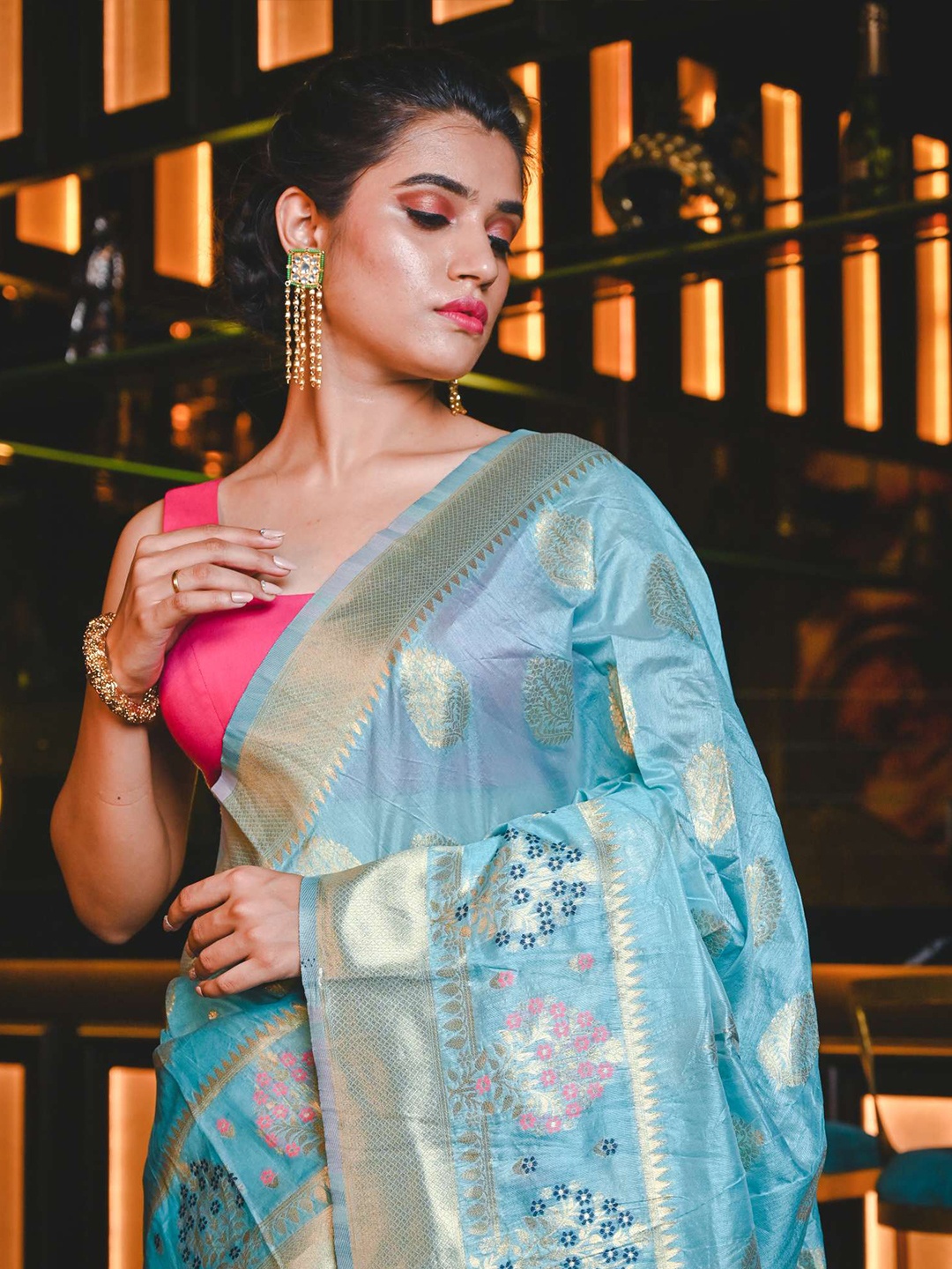

KARAGIRI Blue & Gold-Toned Woven Design Zari Silk Blend Maheshwari Saree