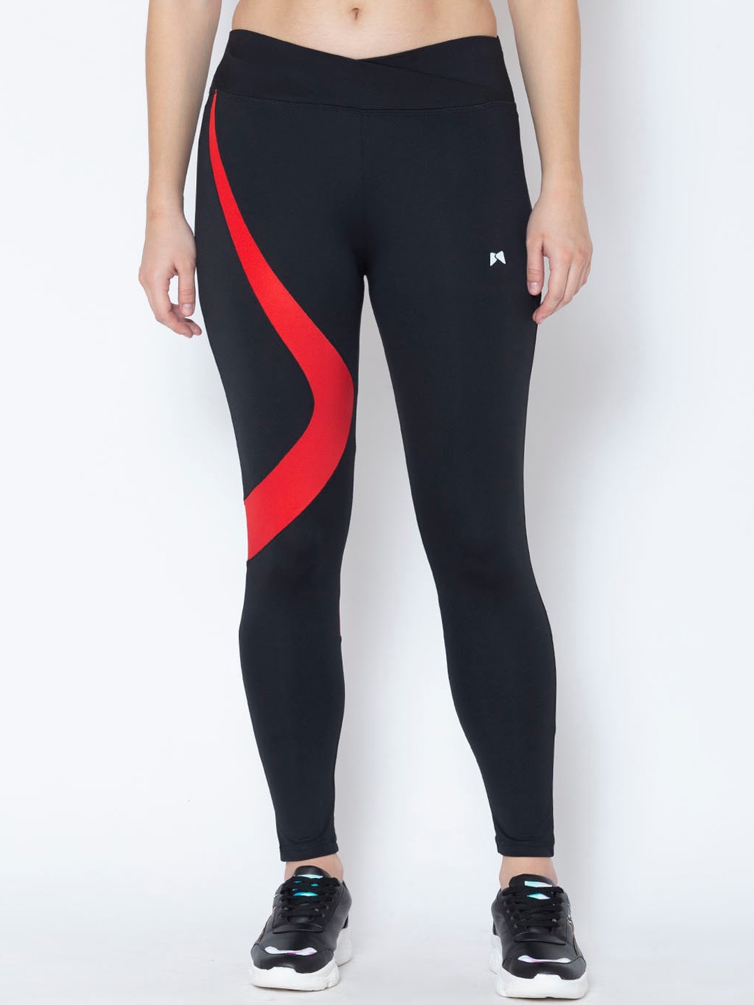 

MUSCLE TORQUE Women Black & Red Colorblocked Skinny-Fit Tights