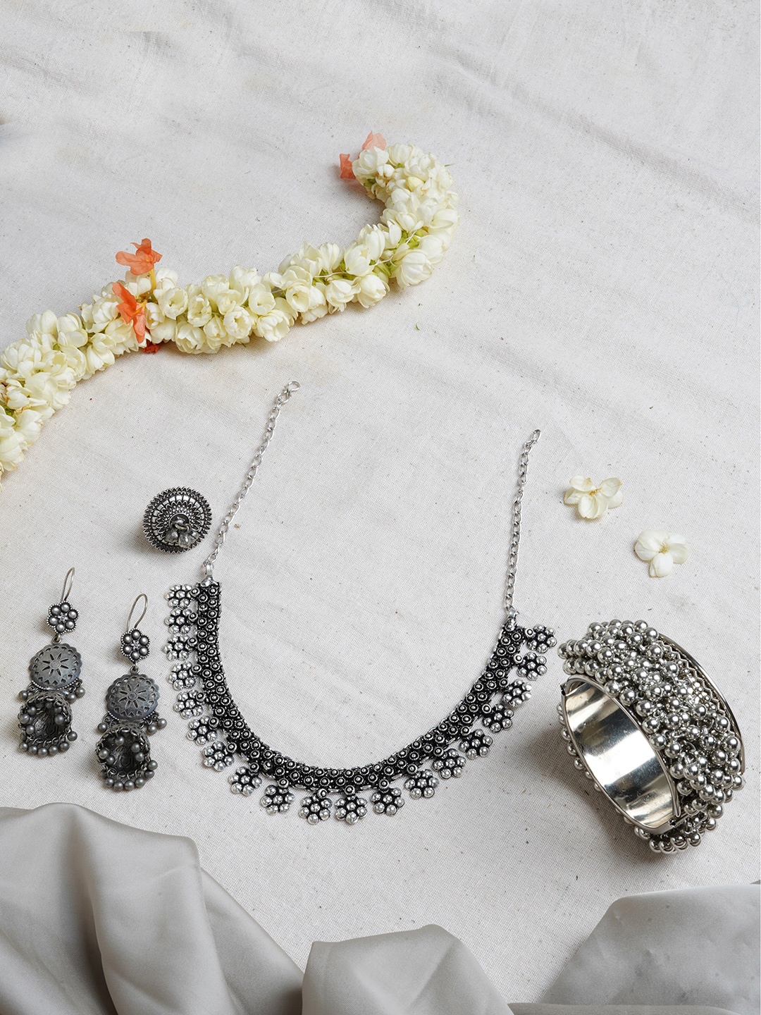 

TEEJH Woman Oxidised Silver Ghungroo Jewellery Set