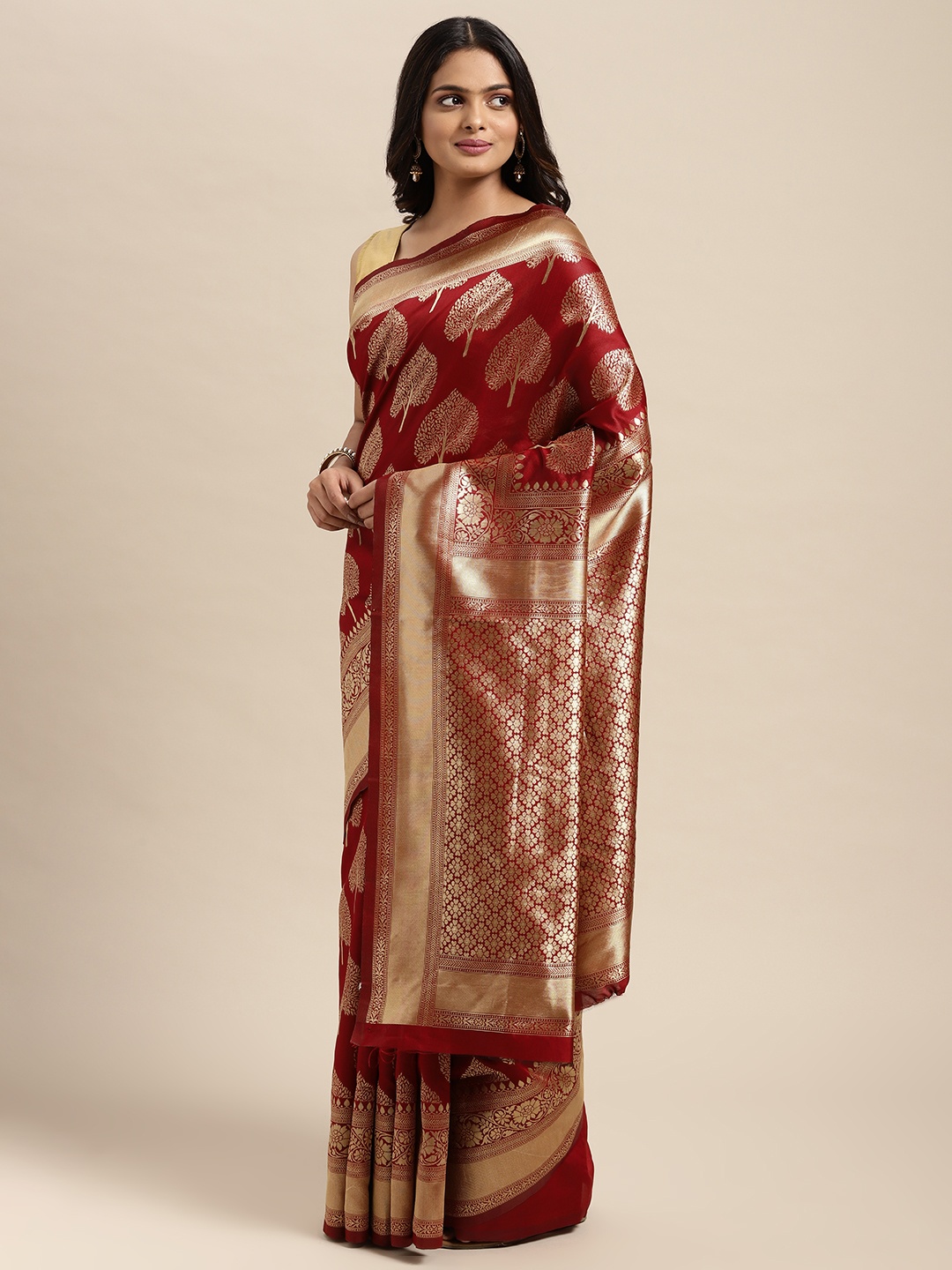 

Sugathari Maroon Woven Design Silk Blend Banarasi Saree