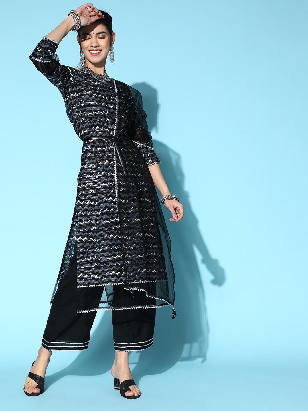 

Indo Era Abstract Cotton Blend Chevron Kurta Set, Black