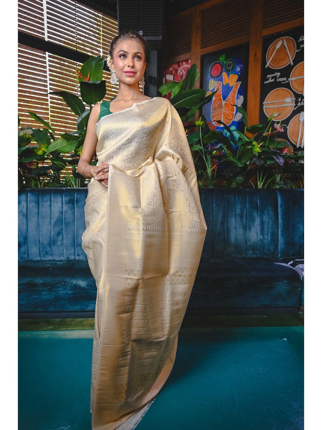 

KARAGIRI Gold-Toned Ethnic Motifs Zari Silk Blend Kanjeevaram Saree