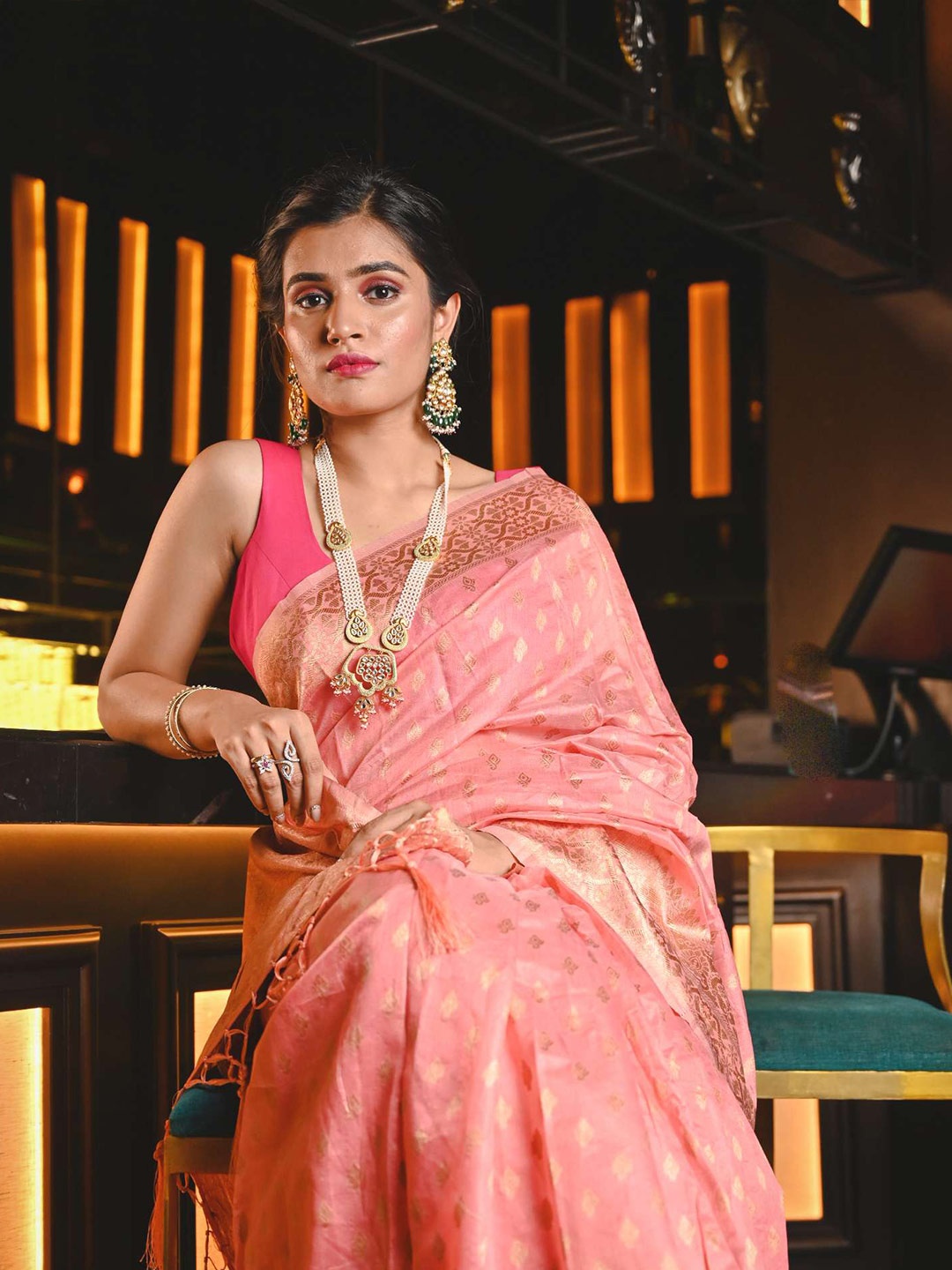 

KARAGIRI Pink & Gold-Toned Woven Design Zari Silk Blend Maheshwari Saree