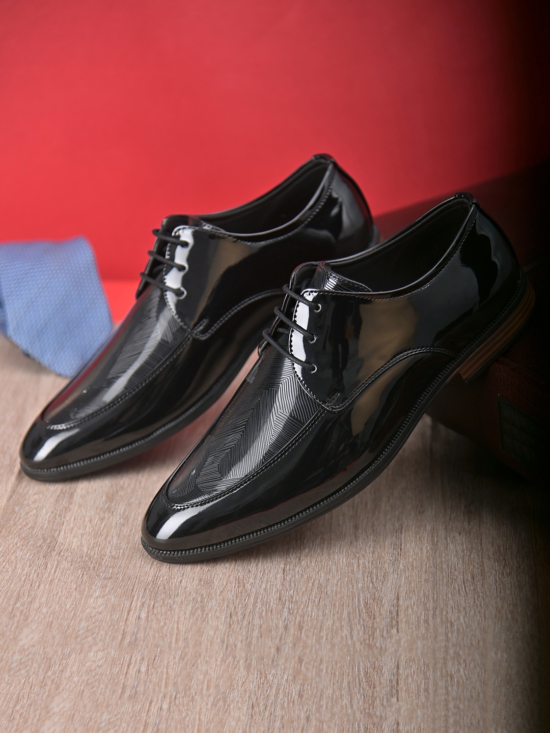 

San Frissco Men Black Solid Formal Derbys